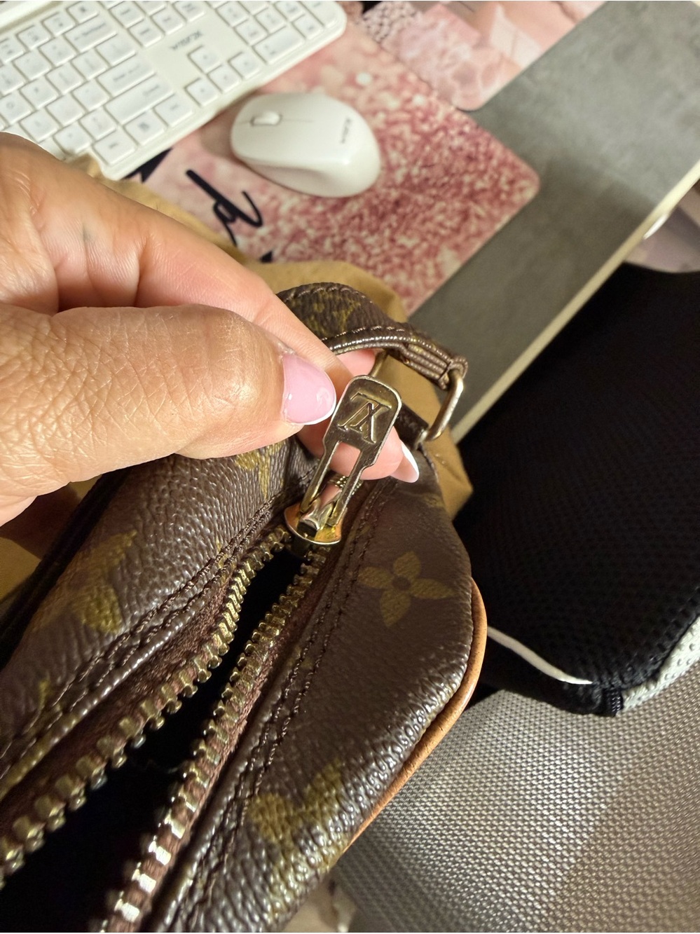 Louis Vuitton Marceau Monogram Canvas Bag-Authentic - Picture 10 of 16